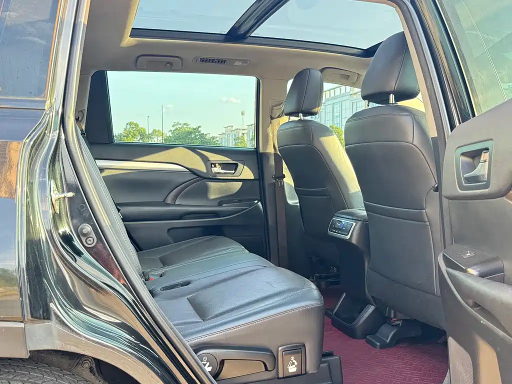 Toyota Highlander 2019 — фото 12