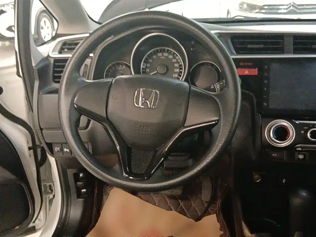 Honda Fit 2017 — фото 11