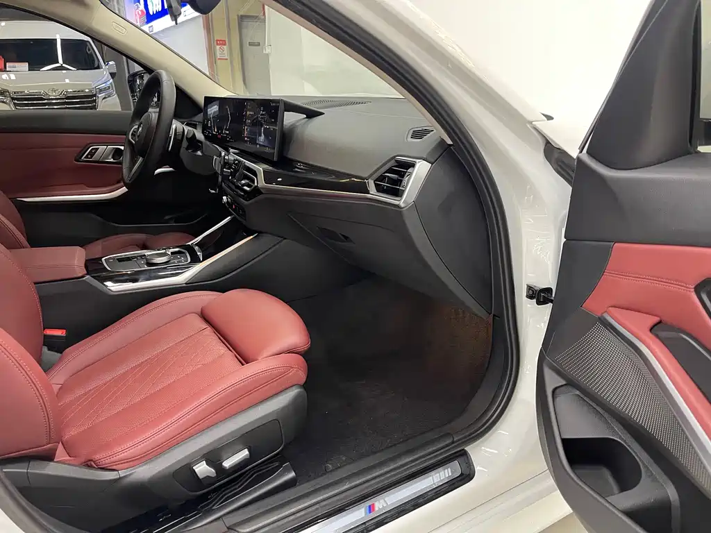 BMW 3 Series 2023 — фото 13