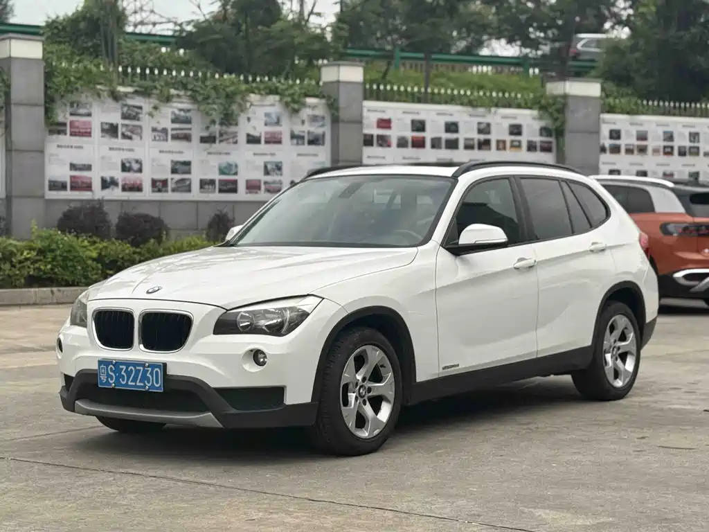 BMW X1 2012 — фото 1