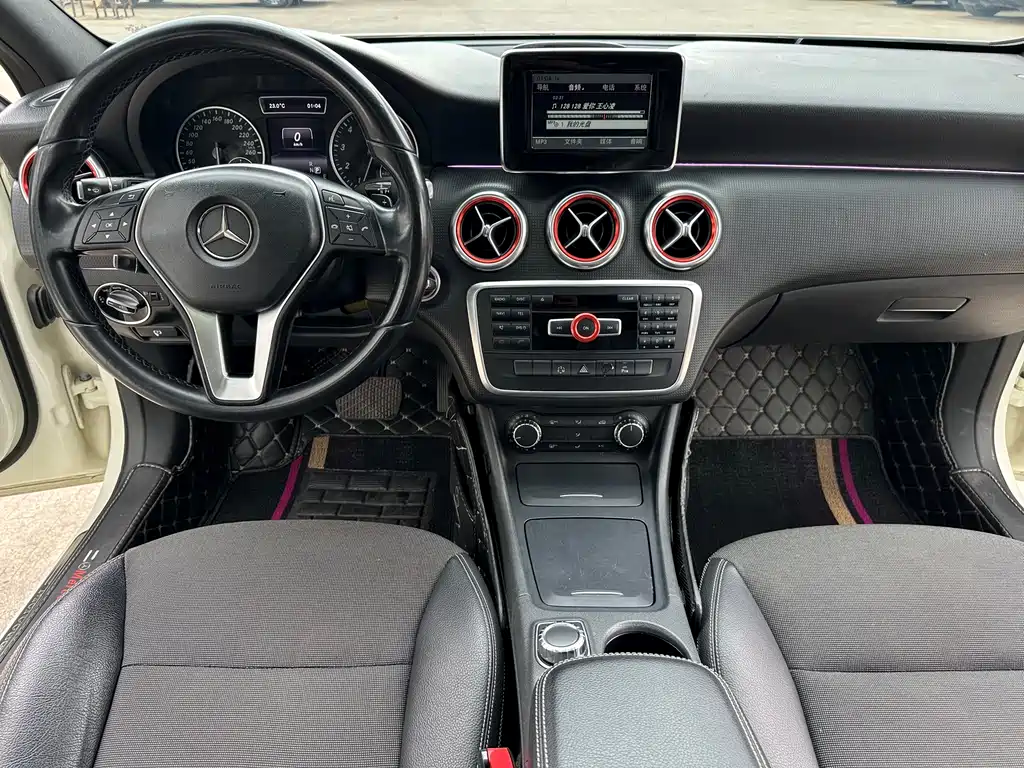 Mercedes-Benz A-Class 2013 — фото 8