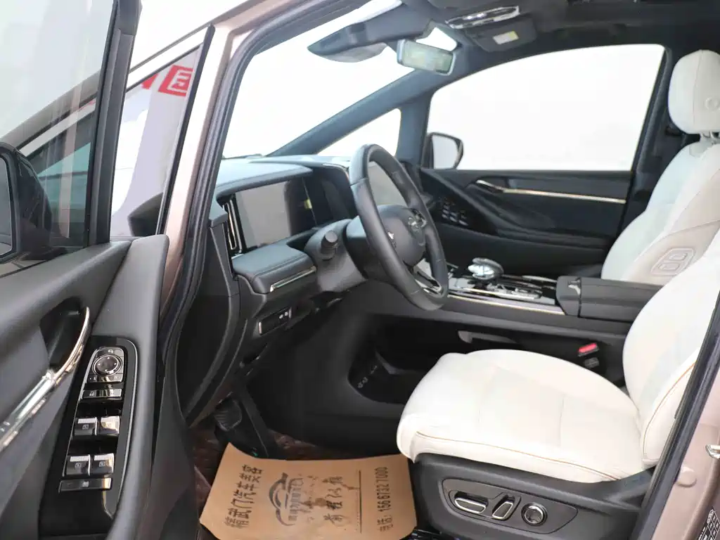 GAC Motor Trumpchi M8 2023 — фото 4