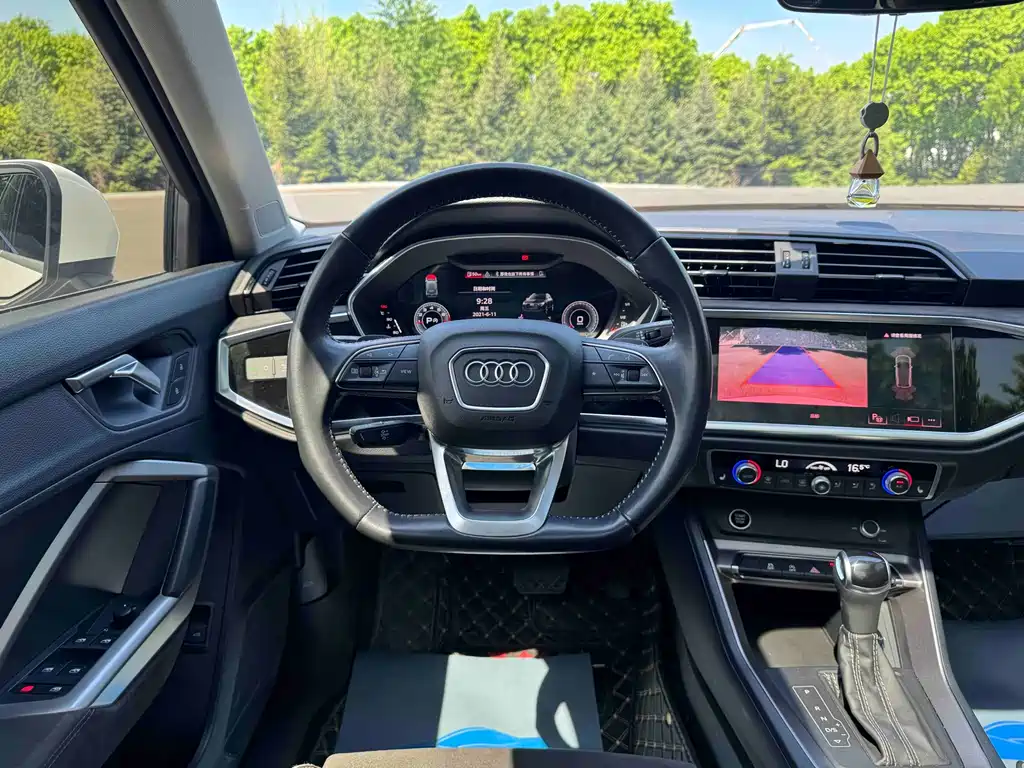 Audi Q3 2022 — фото 16