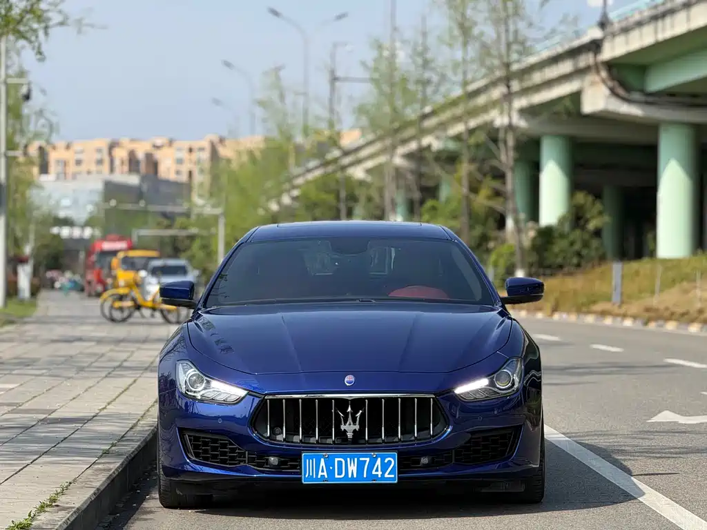 Maserati Ghibli 2021 — фото 3