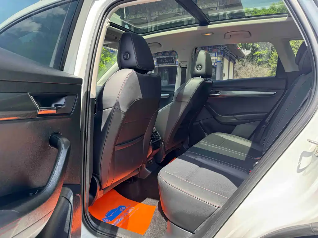 Skoda Karoq 2023 — фото 8