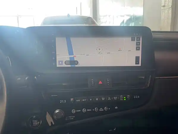Lexus ES 2022