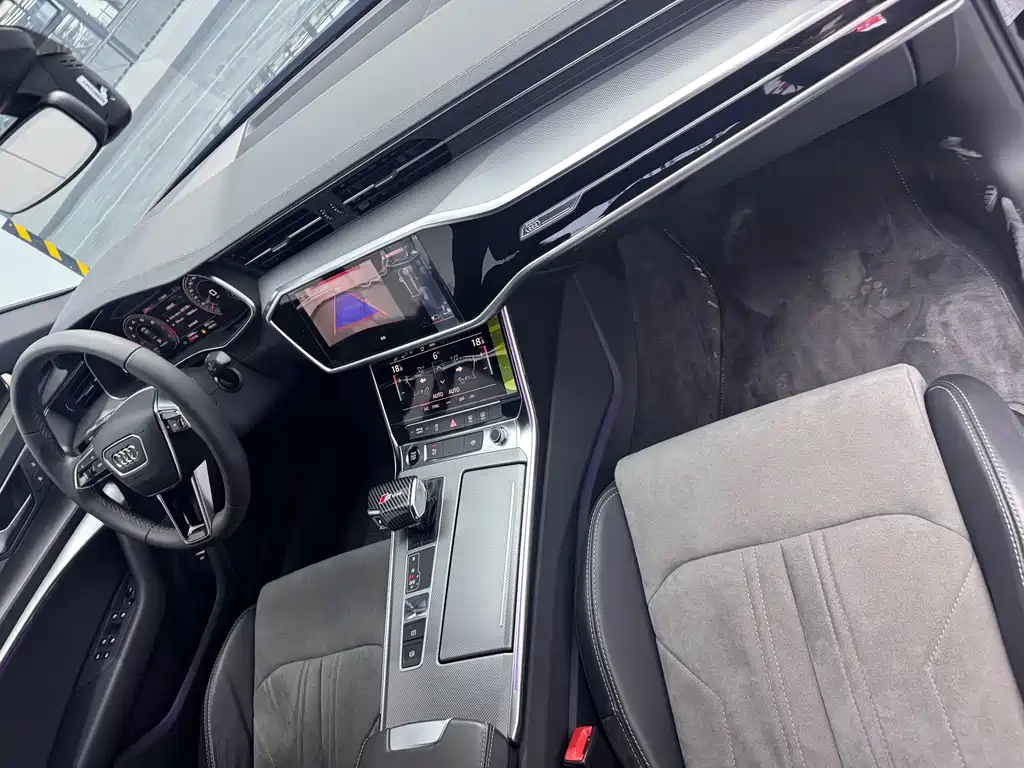 Audi A6L 2022