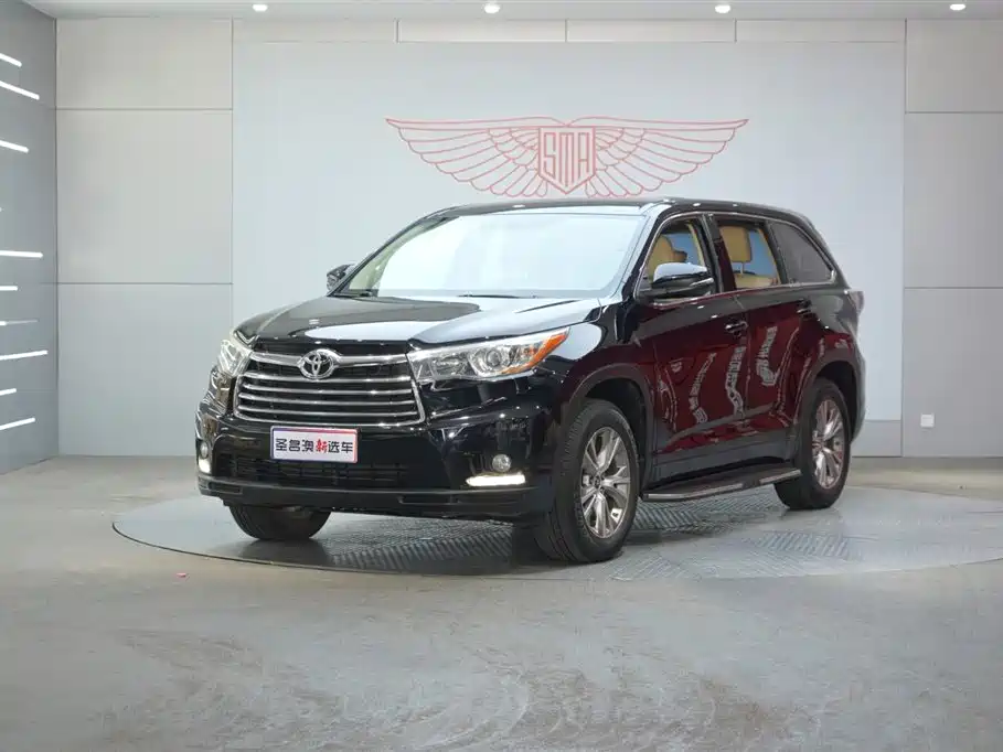 Toyota Highlander 2017 — фото 1