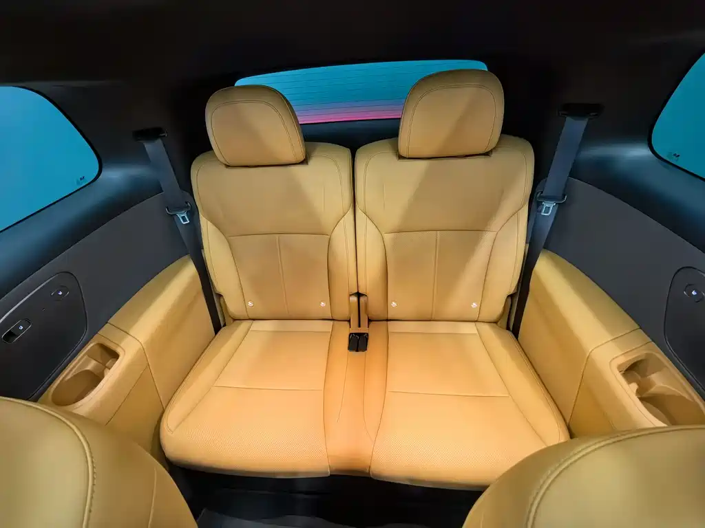 Li Auto i8 2025 — фото 11