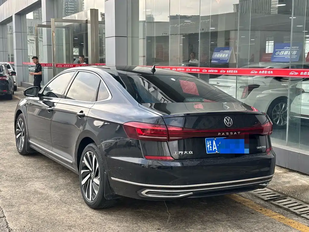 Volkswagen Passat 2023