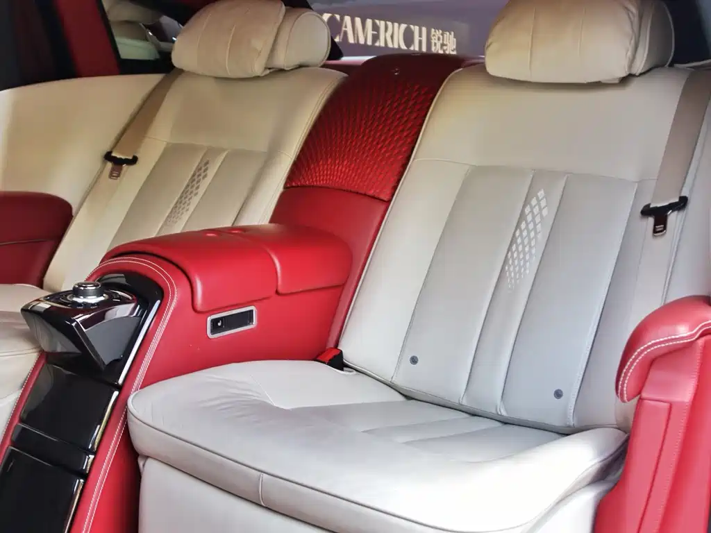 Rolls-Royce Phantom 2016 — фото 10