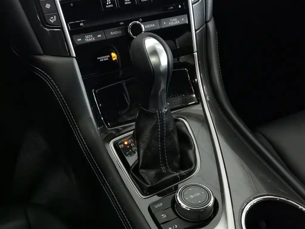 Infiniti Q50L 2015 — фото 13