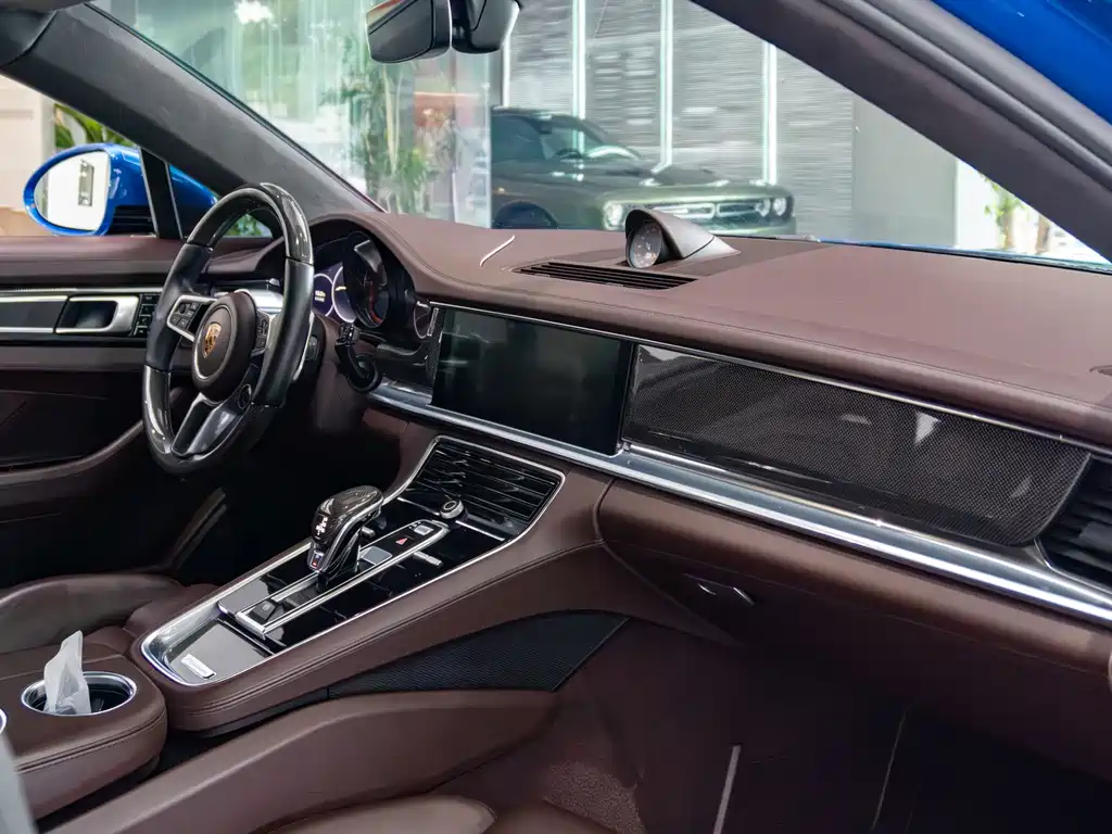 Porsche Panamera 2017 — фото 18