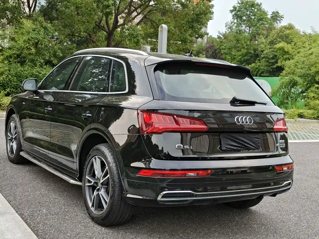 Audi Q5L 2020 — фото 6