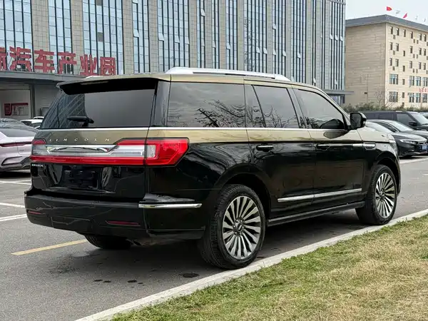 Lincoln Navigator 2020