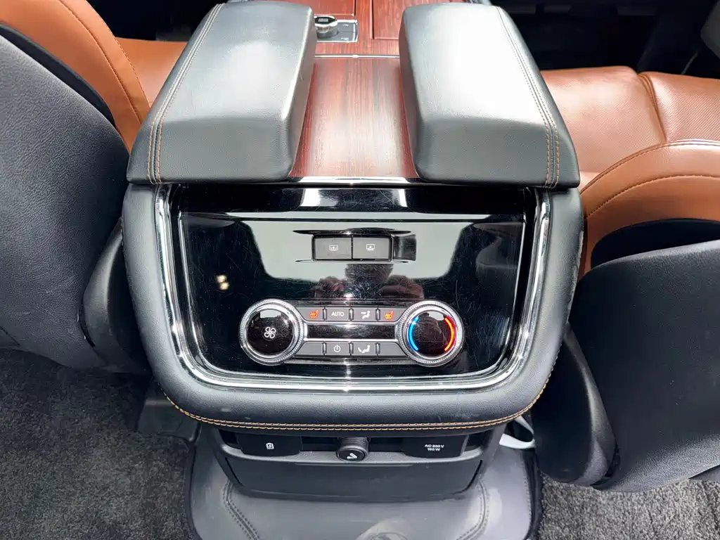 Lincoln Navigator 2021 — фото 14