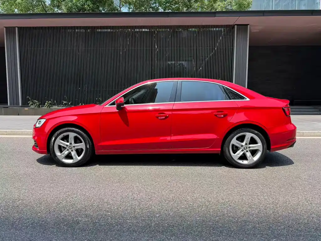 Audi A3 2022 — фото 2