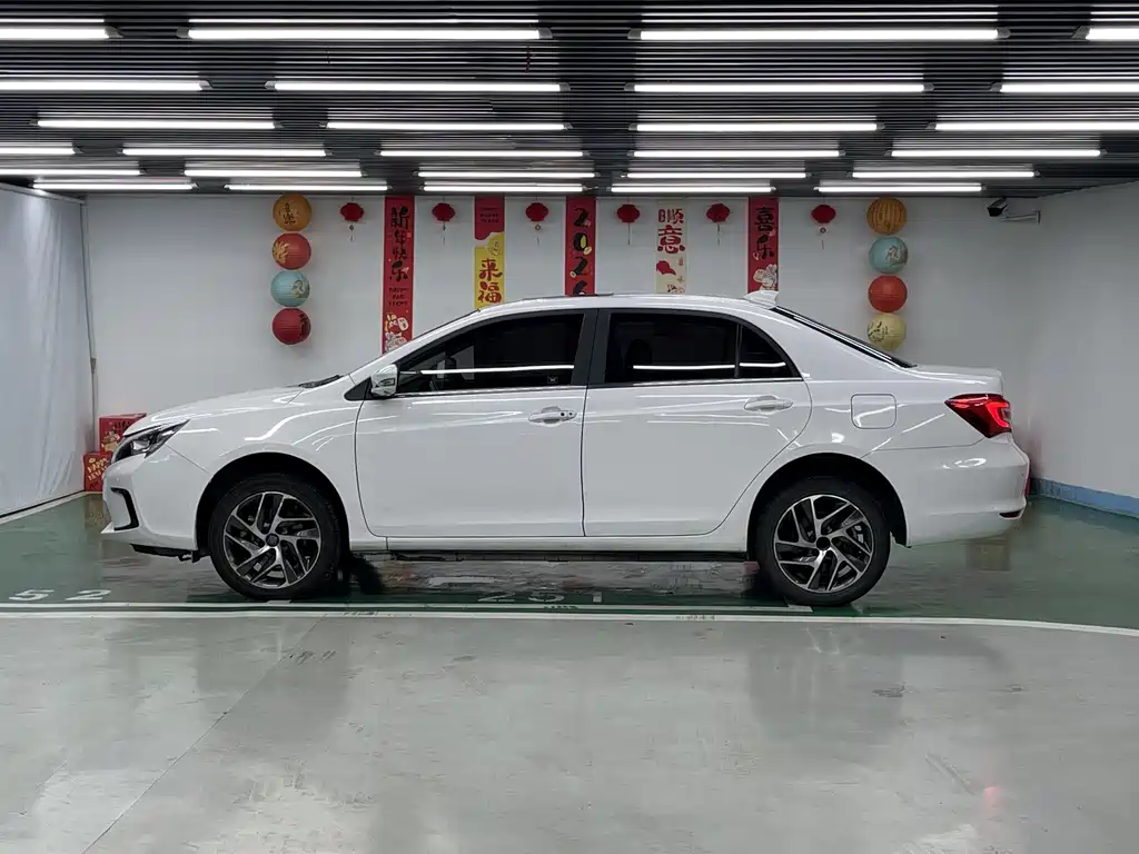 BYD Qin NEV 2018 — фото 4
