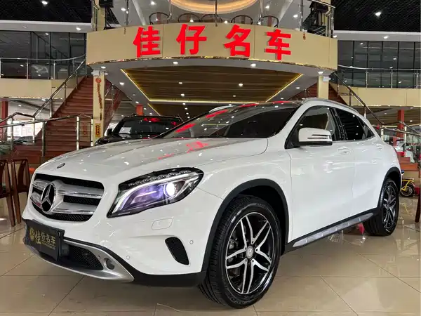 Mercedes-Benz GLA 2015