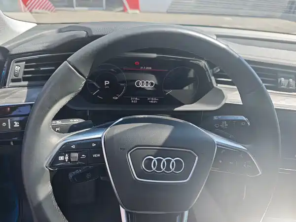 Audi e-tron 2025