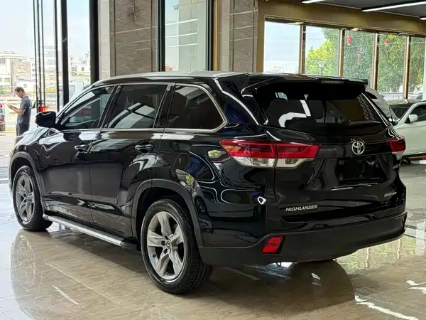 Toyota Highlander 2021