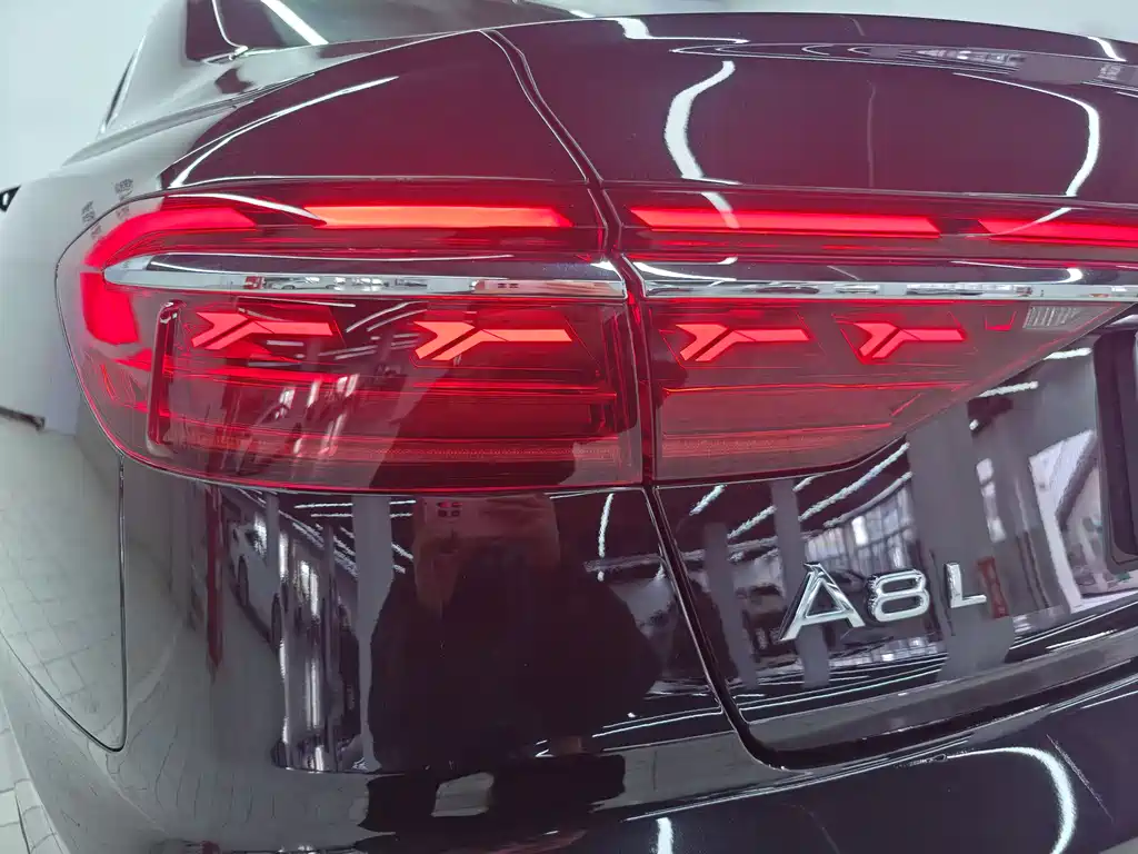 Audi A8 2024 — фото 18