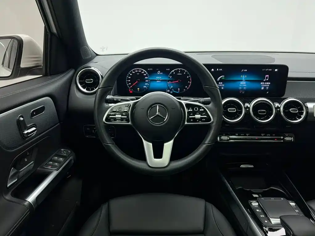 Mercedes-Benz GLB 2021 — фото 18