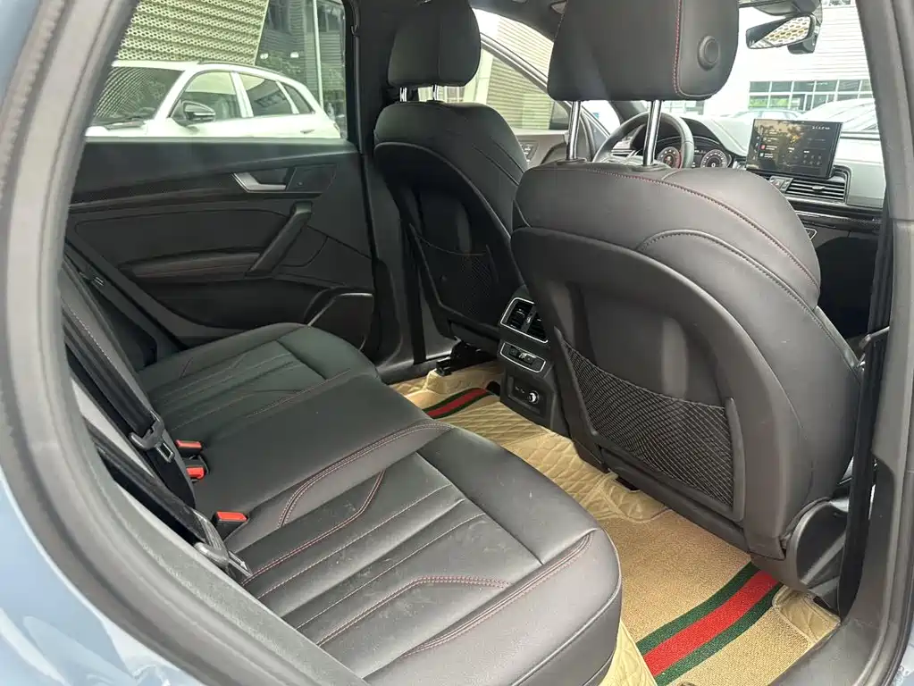Audi Q5L Sportback 2023 — фото 23