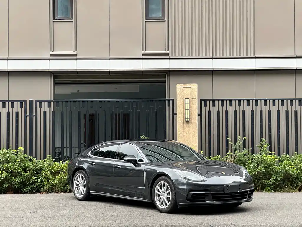 Porsche Panamera 2018 — фото 3
