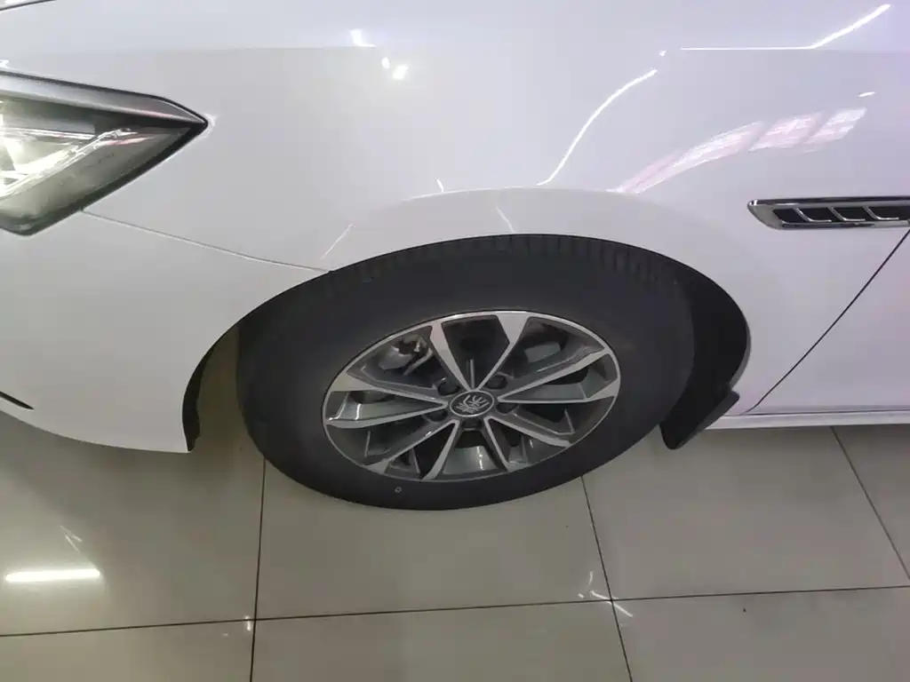 BYD Qin PLUS 2023 — фото 23