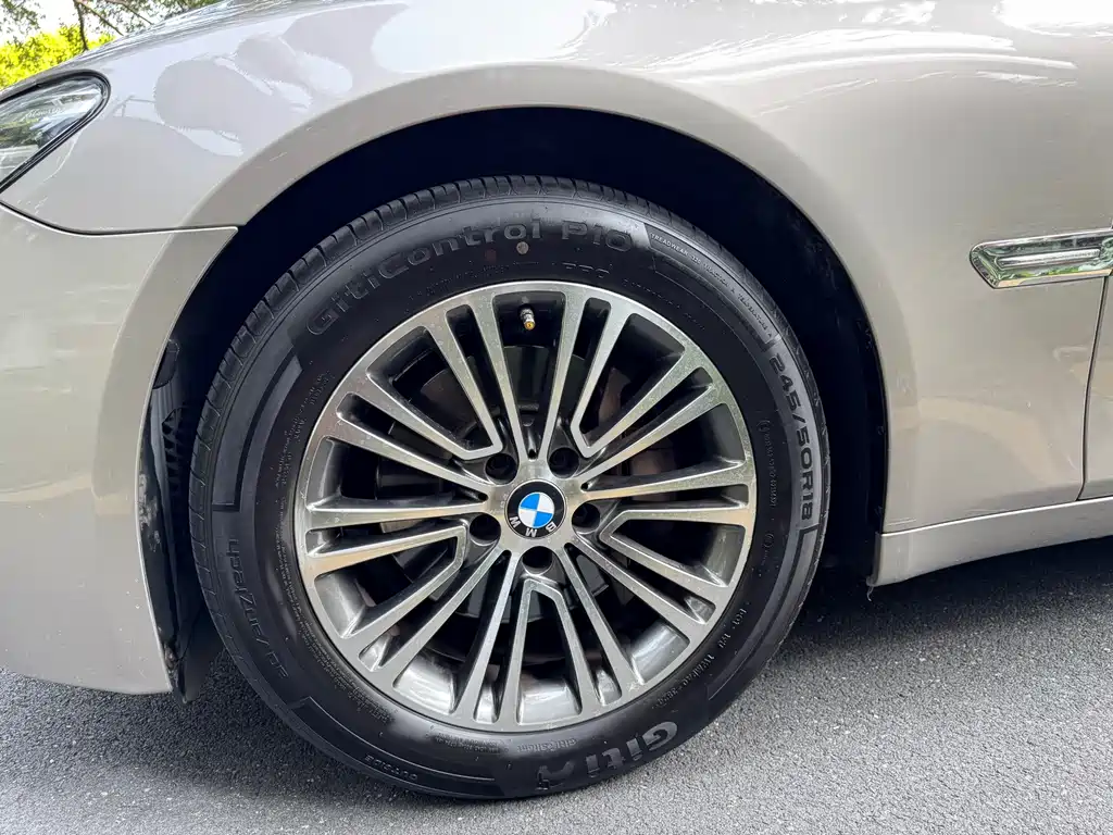 BMW 7 Series 2013 — фото 10