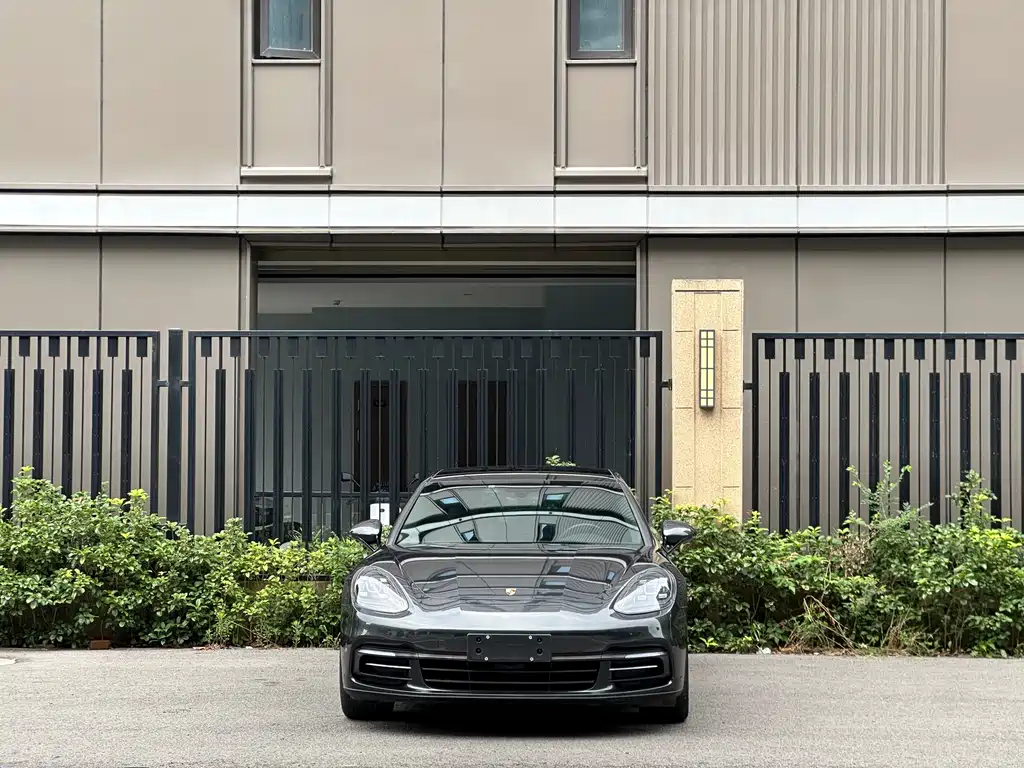 Porsche Panamera 2018 — фото 2