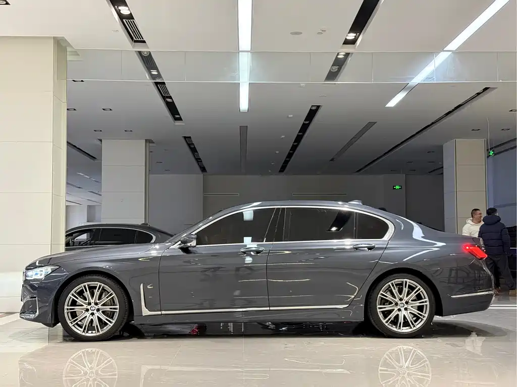 BMW 7 Series 2020 — фото 17