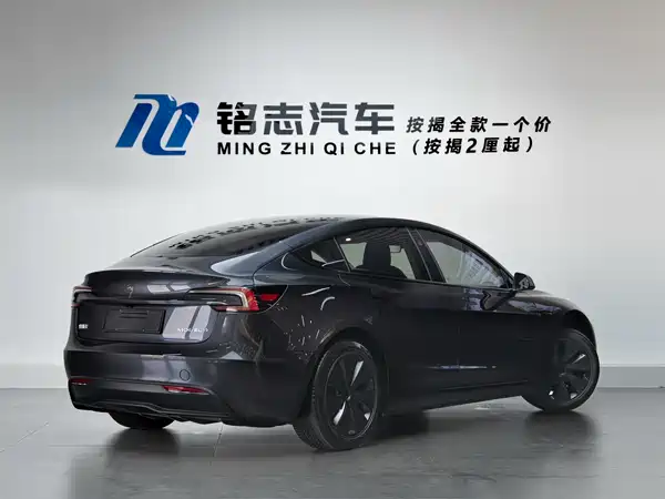 Tesla Model 3 2024