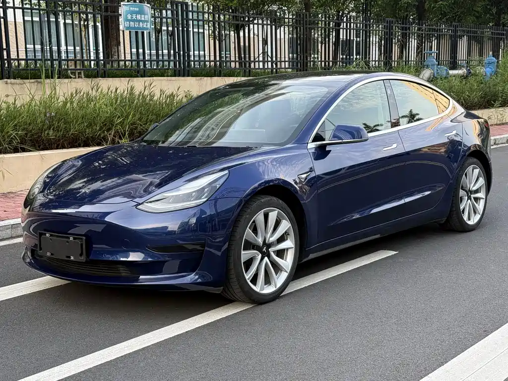Tesla Model 3 2020 — фото 1