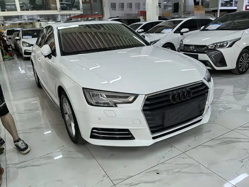Audi A4L 2017 — фото 3