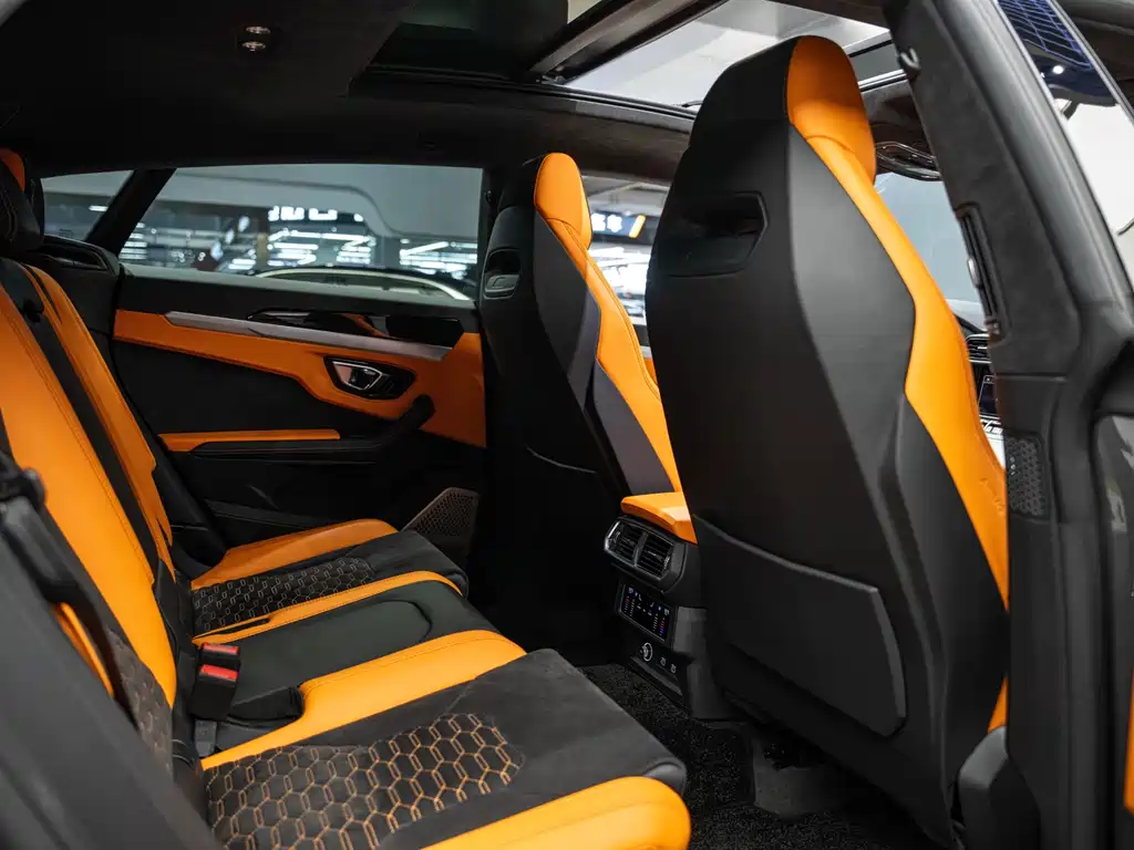 Lamborghini Urus 2022 — фото 11