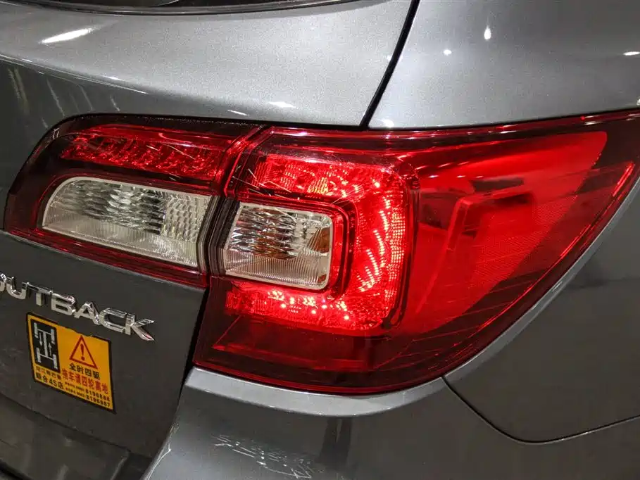 Subaru Outback 2015 — фото 8
