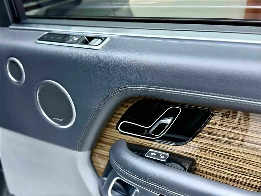 Land Rover Range Rover 2018 — фото 17