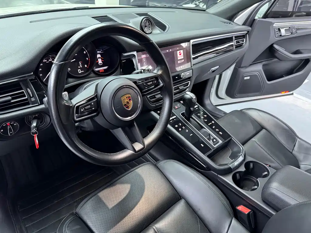 Porsche Macan 2022 — фото 7