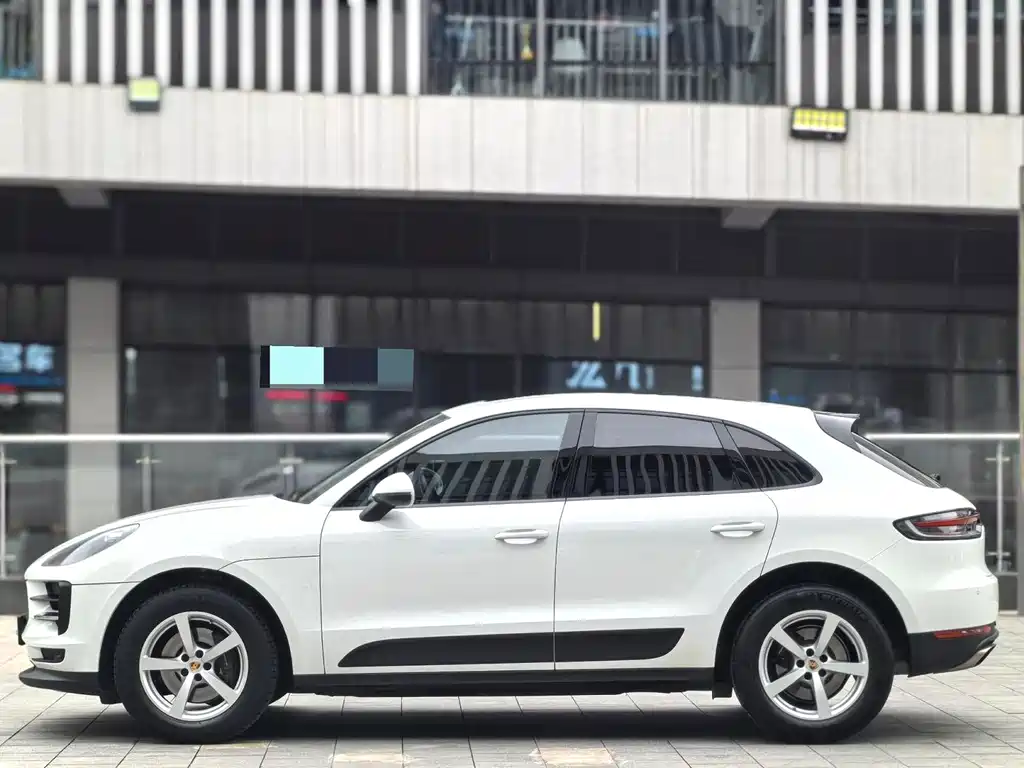 Porsche Macan 2018 — фото 9