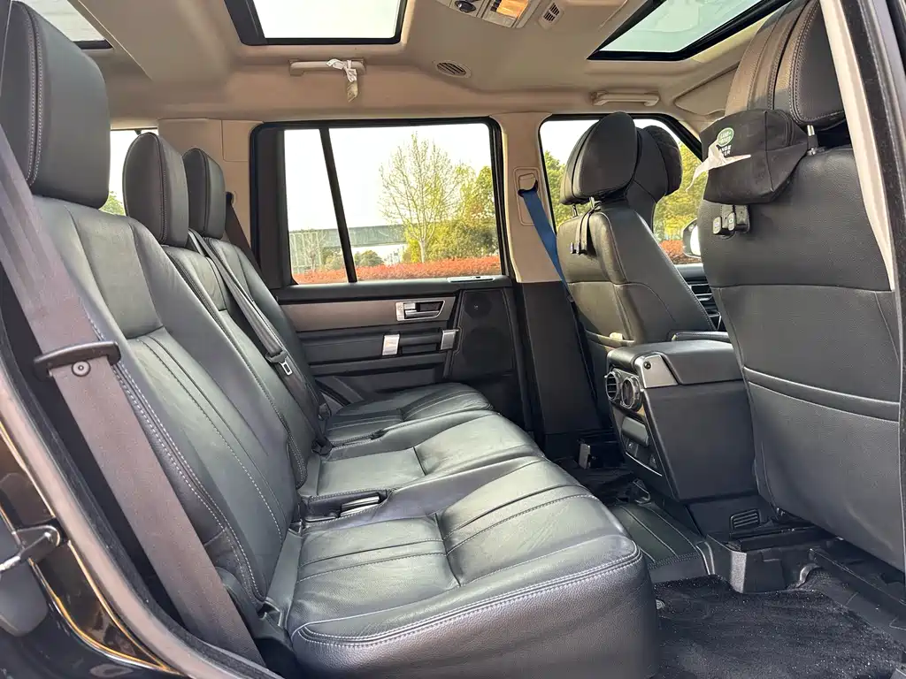Land Rover Discovery 2016 — фото 12