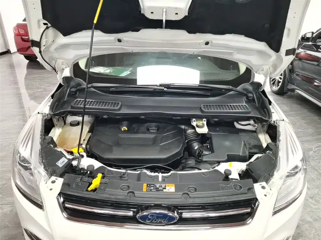 Ford Kuga 2015 — фото 20