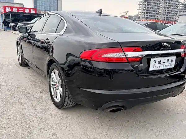 Jaguar XF 2015