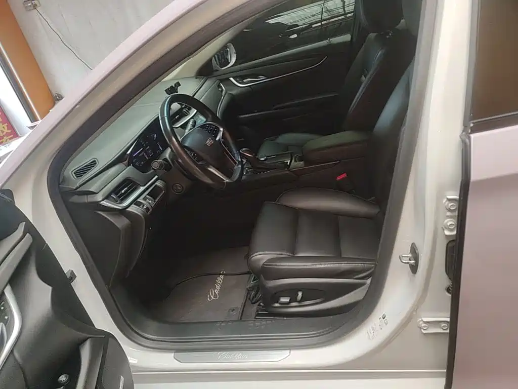 Cadillac XTS 2019 — фото 15