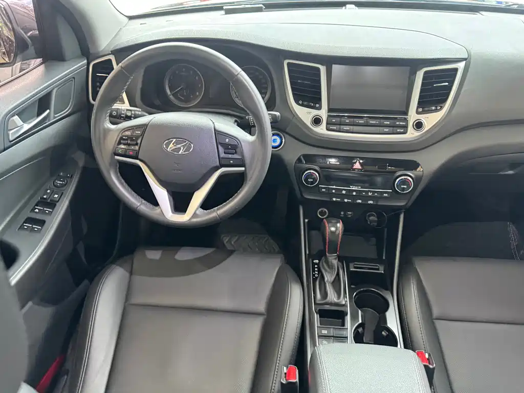 Hyundai Tucson 2016 — фото 12