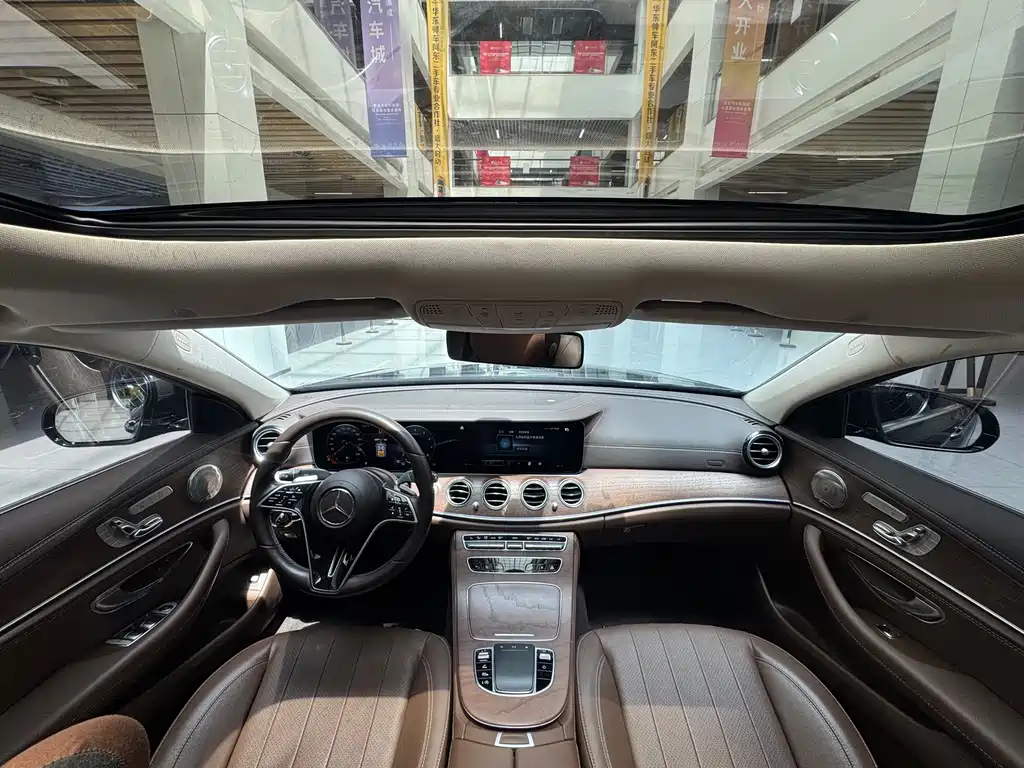 Mercedes-Benz E-Class 2023 — фото 12