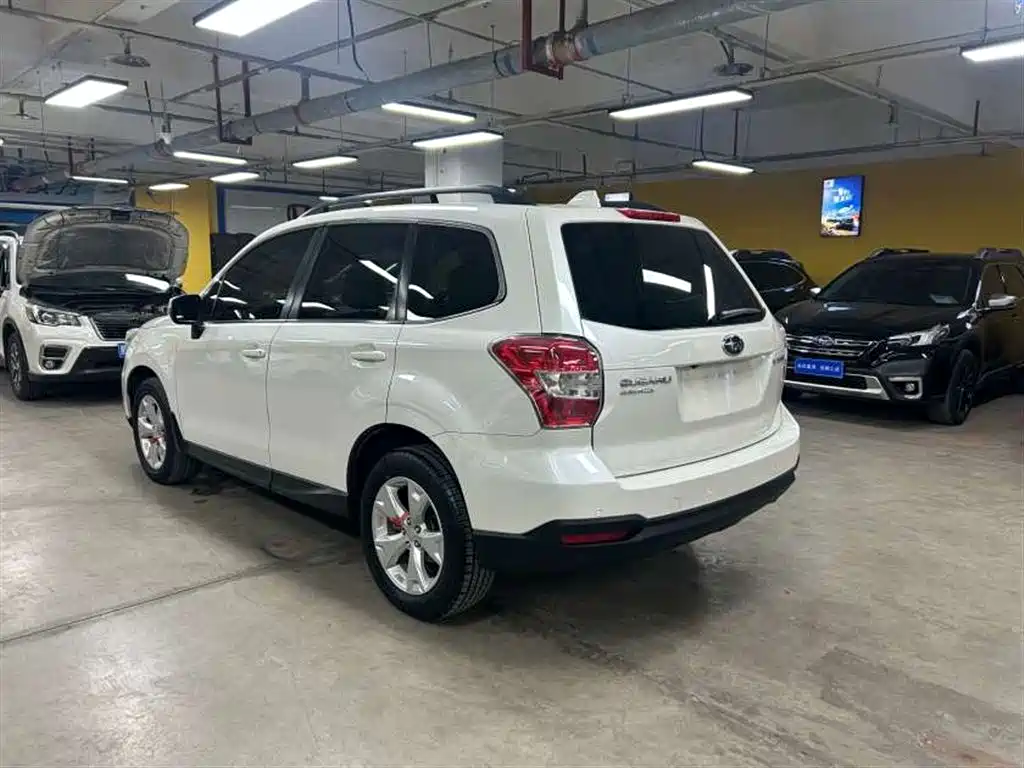 Subaru Forester 2015 — фото 6
