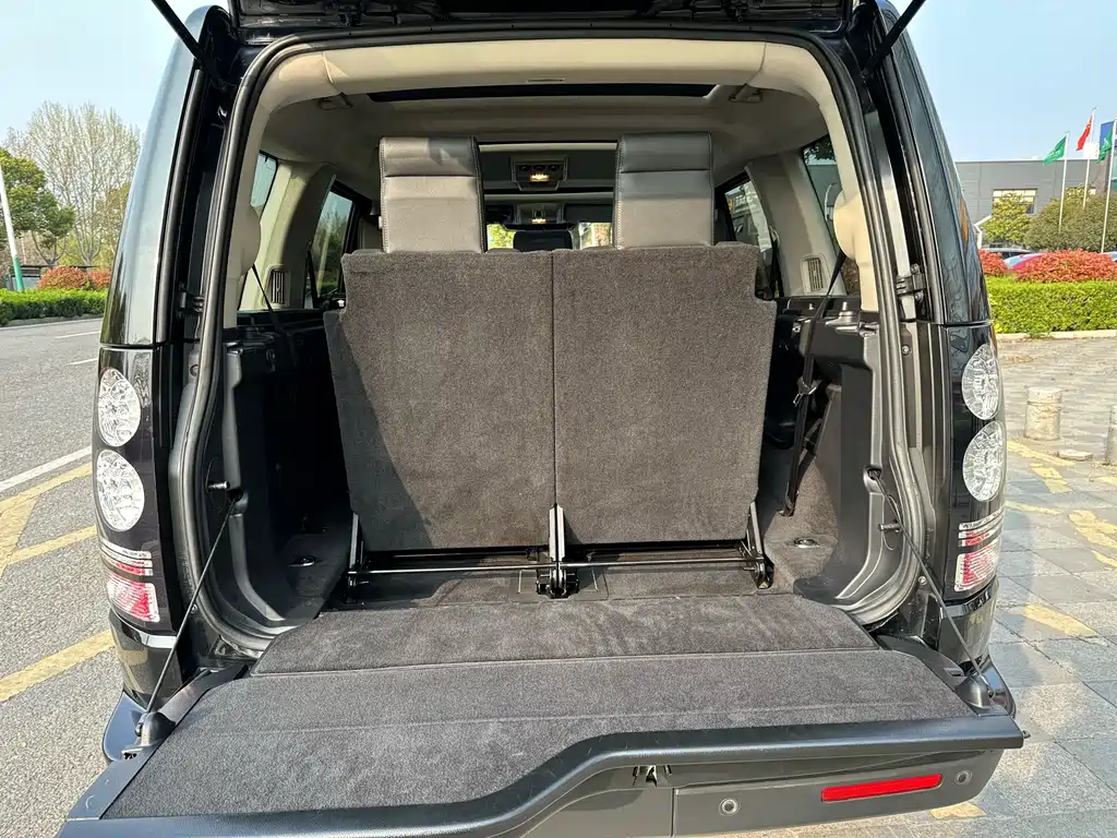 Land Rover Discovery 2016 — фото 29