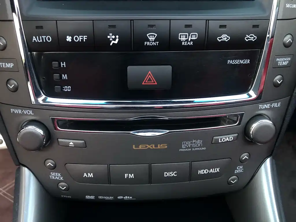 Lexus IS 2011 — фото 16